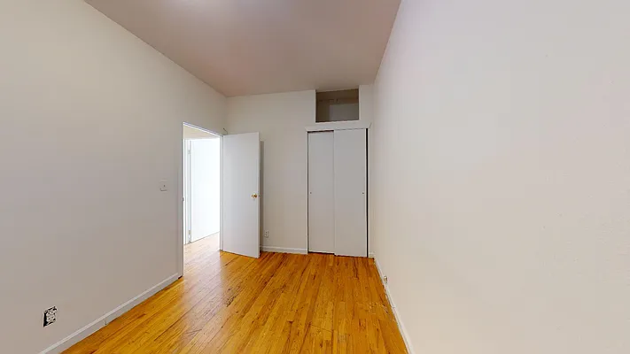 Rented by Bond New York | media 22