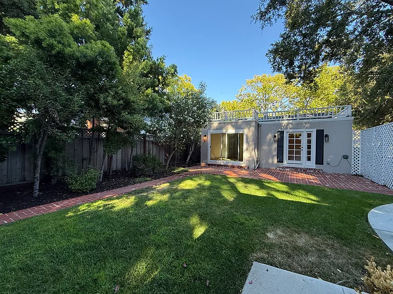 360 Stanford Ave — Photo 17