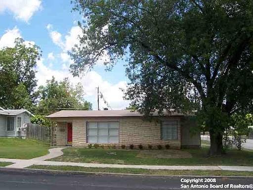 1st image of 403 BASSWOOD DR