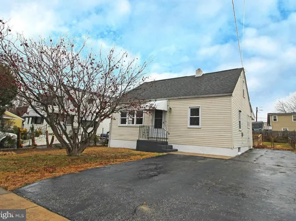 1327 Chestnut St, Trainer, PA 19061