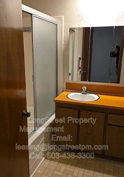 615 Chicago St SE — Photo 13