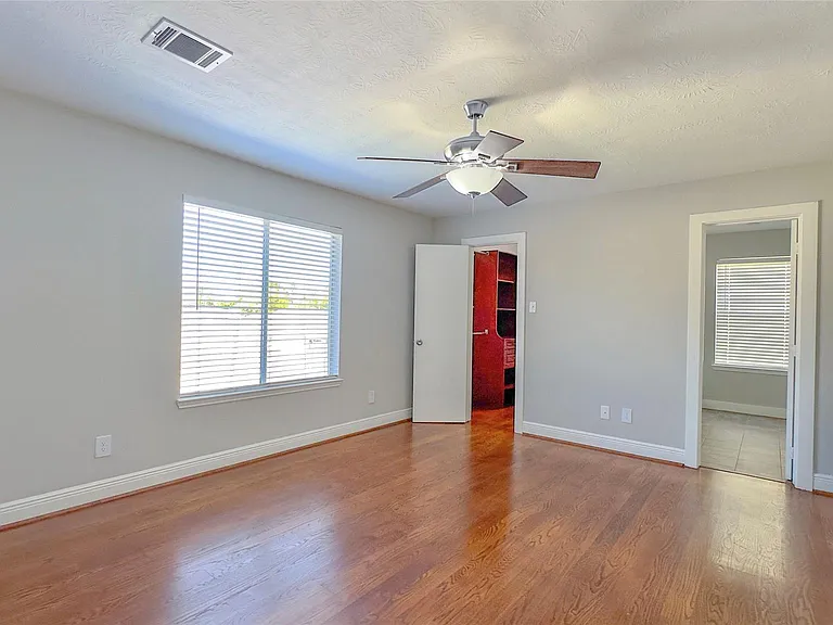 9923 Farrell Dr — Photo 25