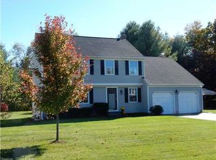 14 Newbridge Cir, Cheshire, CT 06410