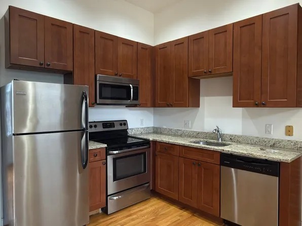 7 Pembroke St, Chelsea, MA