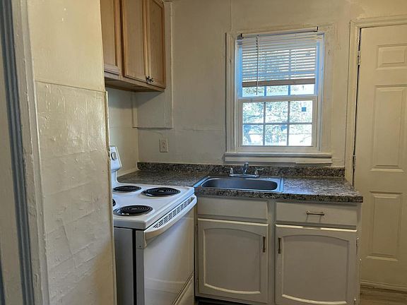 4th image of 107 N Turner Ave