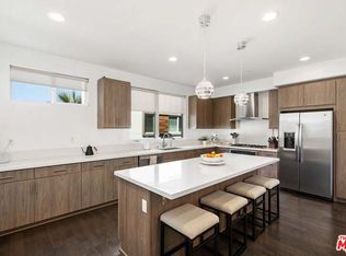 658 N Gramercy Pl, Los Angeles, CA 90004