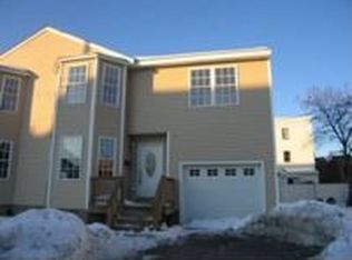 67 Walnut St, Nashua, NH 03060