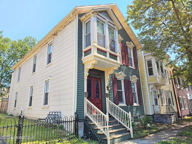 2nd image of 606 4th Avenue