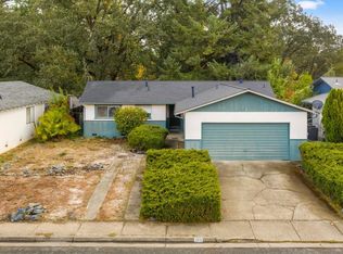 213 Bonnie Ln, Willits, CA 95490