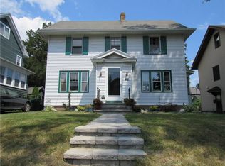 92 Hurstbourne Rd, Rochester, NY 14609