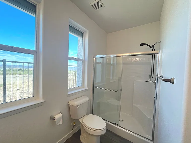 1533 Franklin Ln — Photo 36