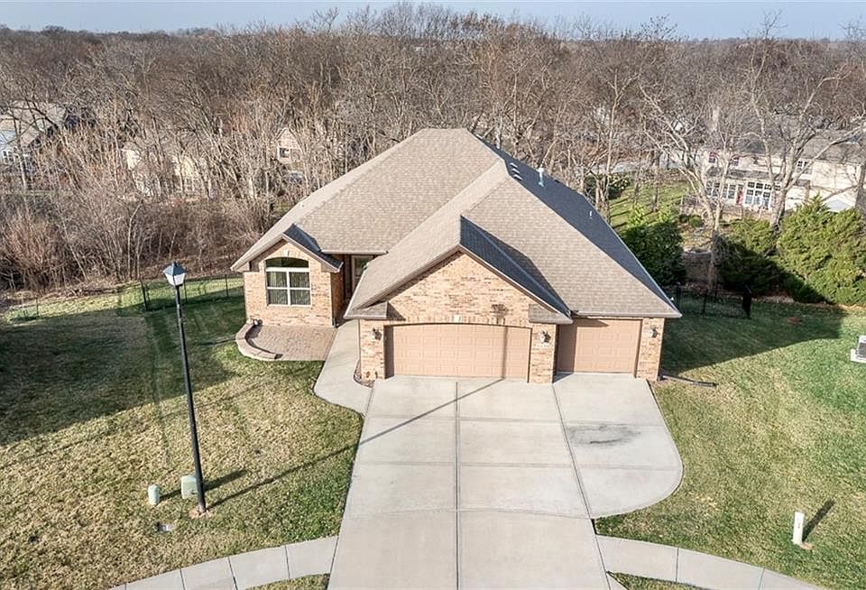 1st image of 3130 N 109th Pl