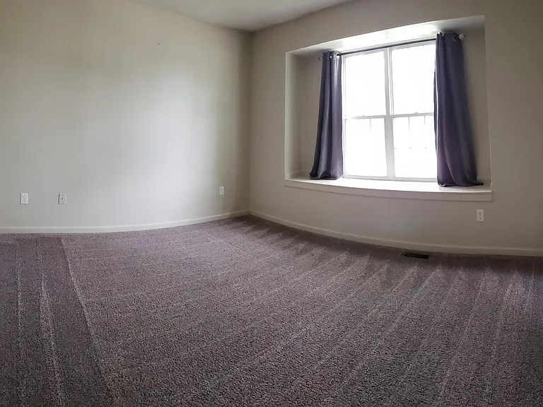 2nd bedroom with window seat