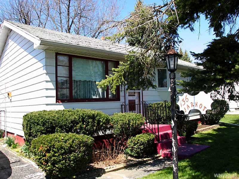 1st image of 136 Medina St