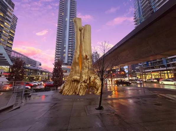 8131 Nunavut Ln #901, Vancouver, BC V5X 0E2