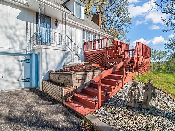 3rd image of 2029 Pepper Hill Ln