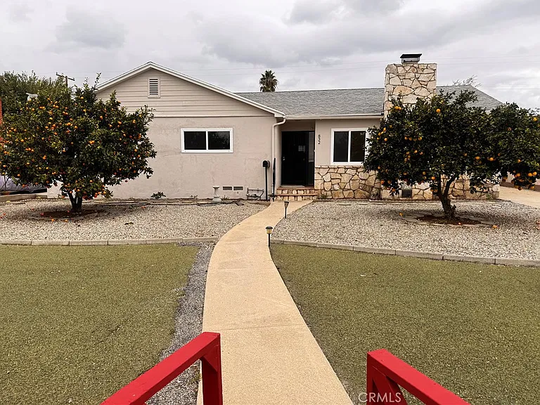 832 W Granada Ct — Photo 3