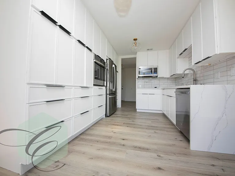 Playa de Oro Apartments — Photo 8