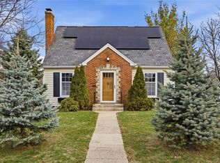 2432 4th Ave SE, Cedar Rapids, IA