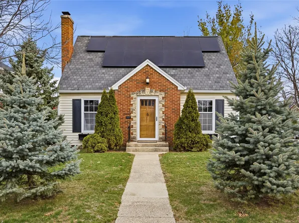 2432 4th Ave SE, Cedar Rapids, IA 52403