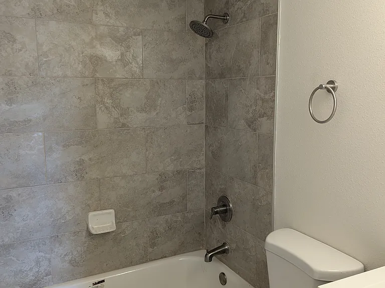 8104 N 18th St #B — Photo 2