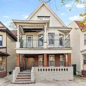 403 E 3rd St, Brooklyn, NY, 11218