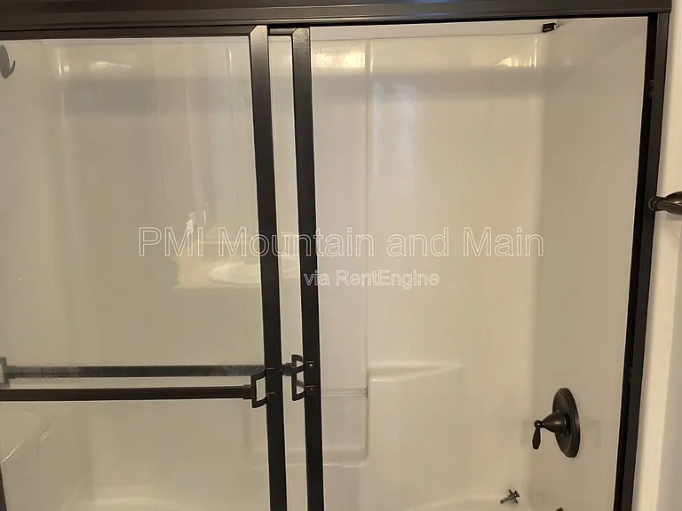 25 Barnett Shoals Dr — Photo 22