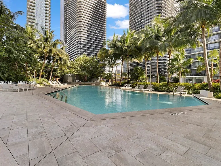 88 SW 7th St #3410 — Photo 17