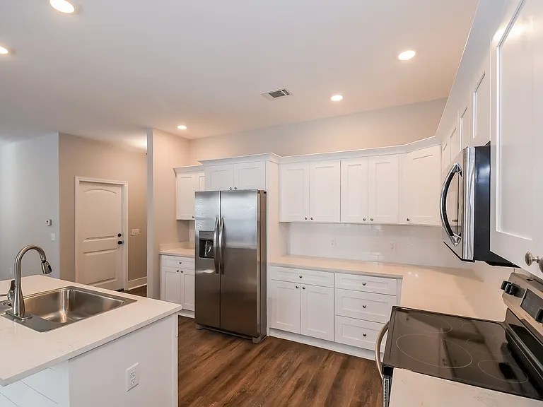 67 Greyfield Dr — Photo 8