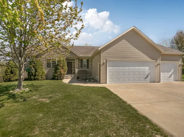 1835 Star Dr, Sauk Rapids, MN 56379