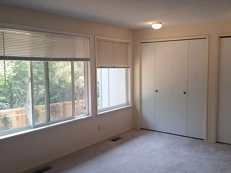 928 Blue Heron Ave NE — Photo 1