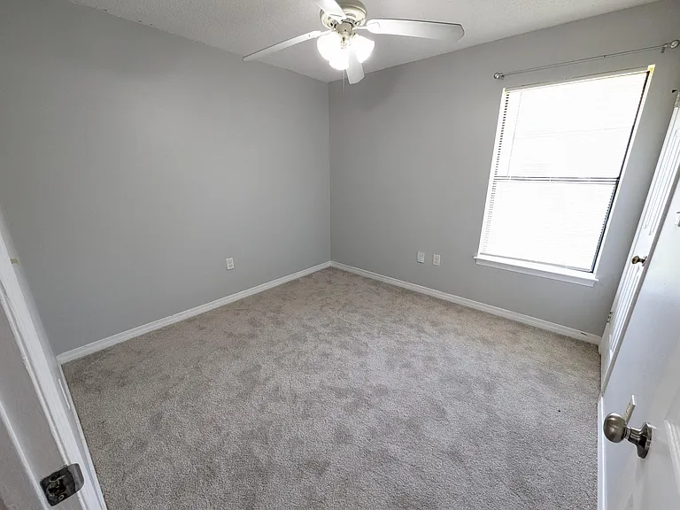 2236 Prytania Cir — Photo 16