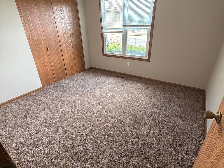 3107 N Kentwood Ave — Photo 17