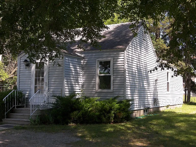 221 E 6th St photo 1