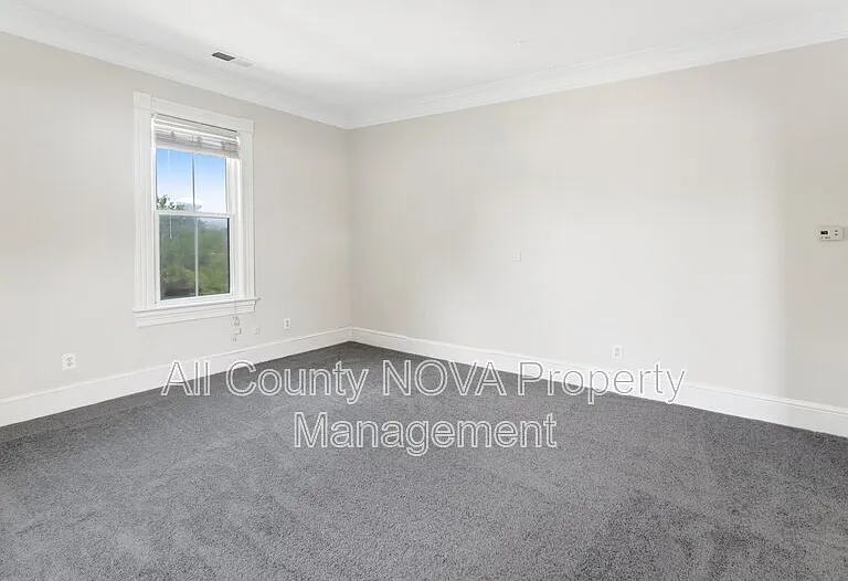 8753 Signal Hill Rd #4 — Photo 7