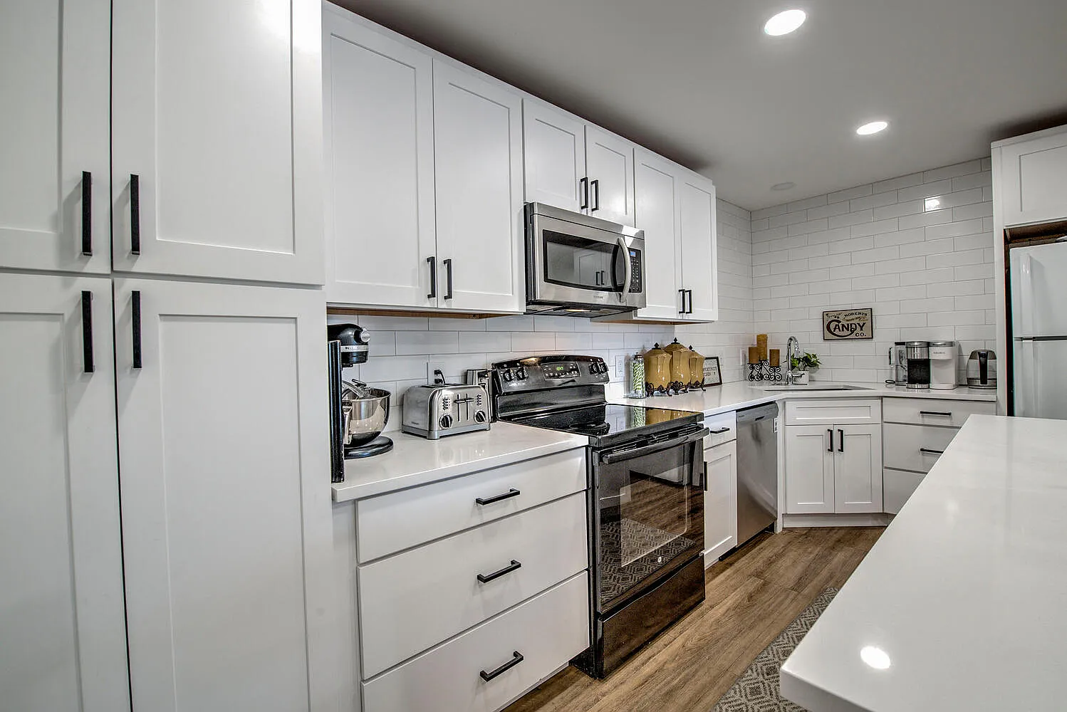 2 bed, 780 sqft, $3,650 — Photo 3
