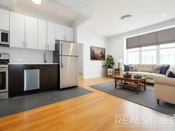 90-02 Queens Boulevard image 1 of 11