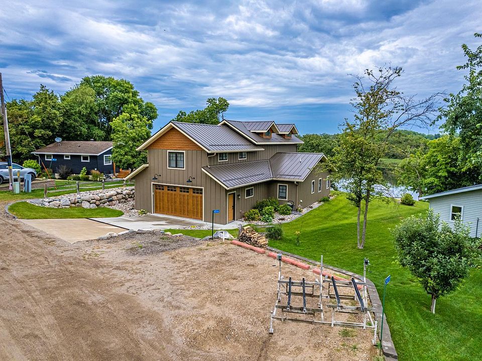 1st image of 40166 Basswood Ln