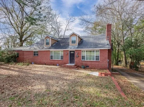 388 Perry Hill Rd, Montgomery, AL 36109