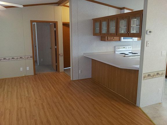 2nd image of 495 Morris Ln #129