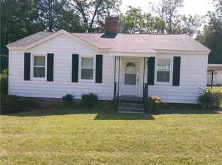 110 Calhoun St, Abbeville, SC 29620