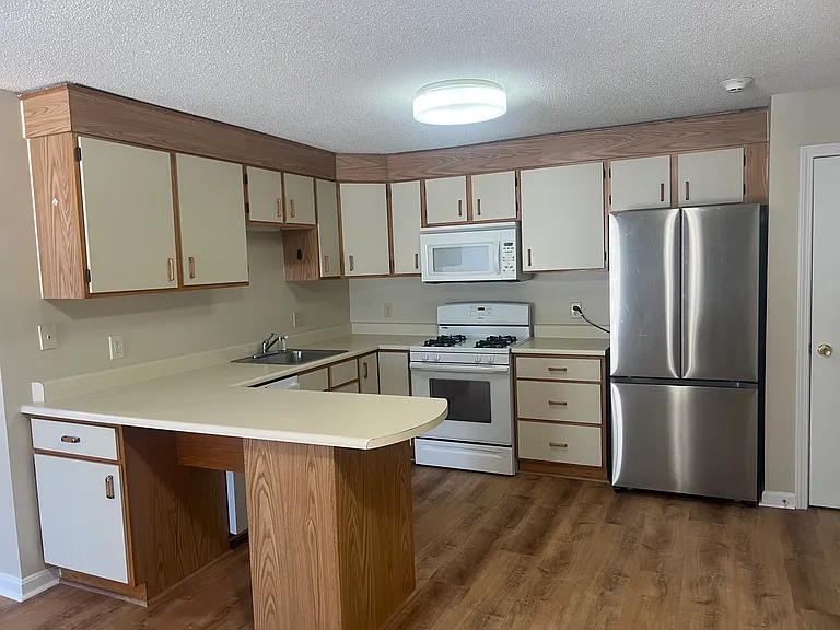 3 Knightsbridge Dr — Photo 5