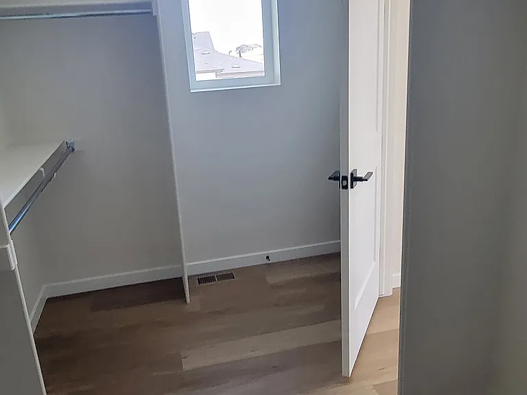 11732 Amplify Cir — Photo 39