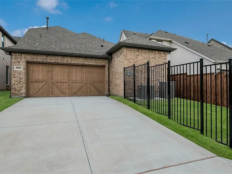 8043 Sunflower Ln — Photo 27