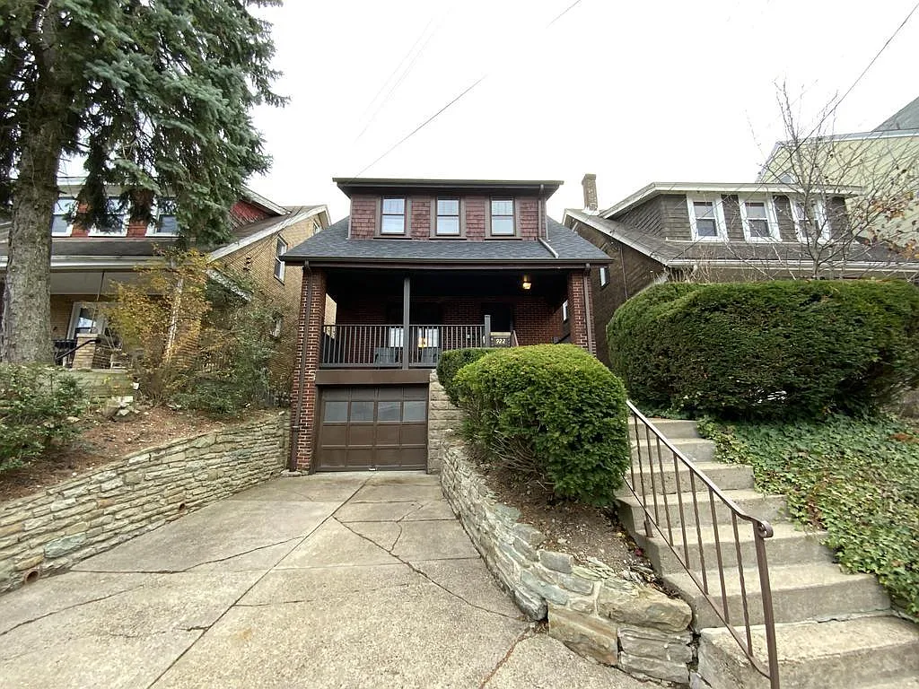 922 Deely St photo 1