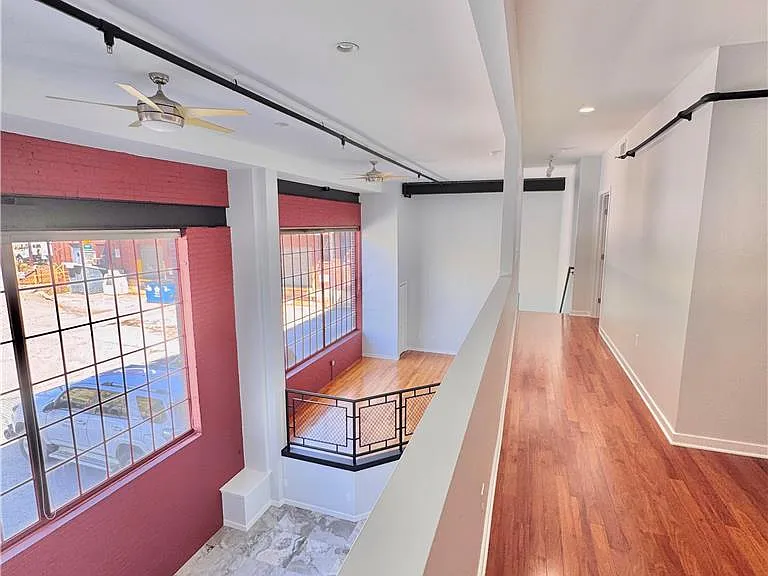 11 W 2nd St #101 — Photo 9