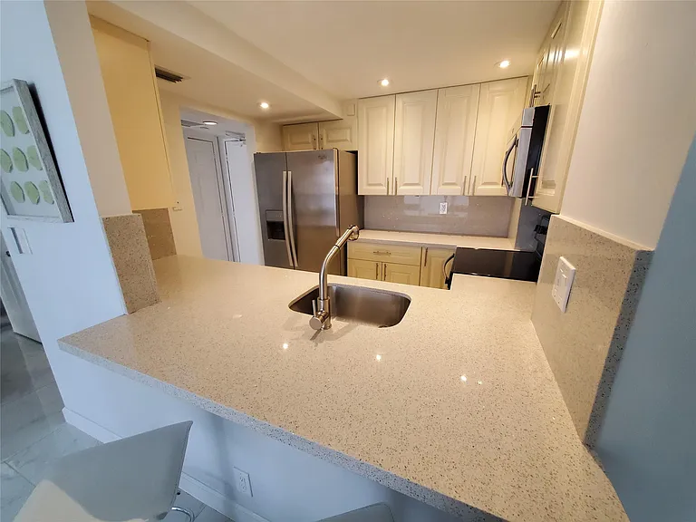 3031 N Ocean Blvd #708 — Photo 8