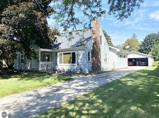 1004 Falkirk Rd, Alma, MI 48801