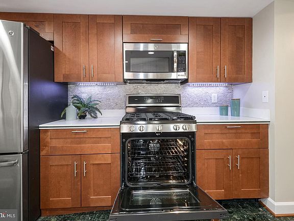 4th image of 1276 N Wayne St APT 807