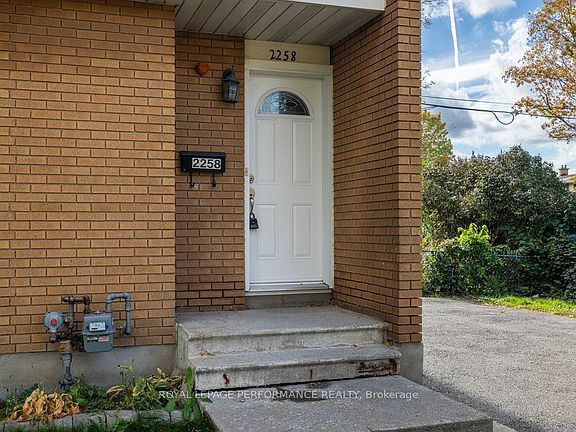 3rd image of 2258 Russell Rd